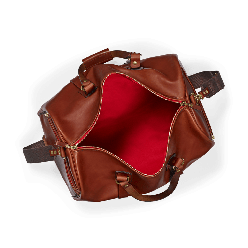 Duffle Bag aus Leder geöffnet