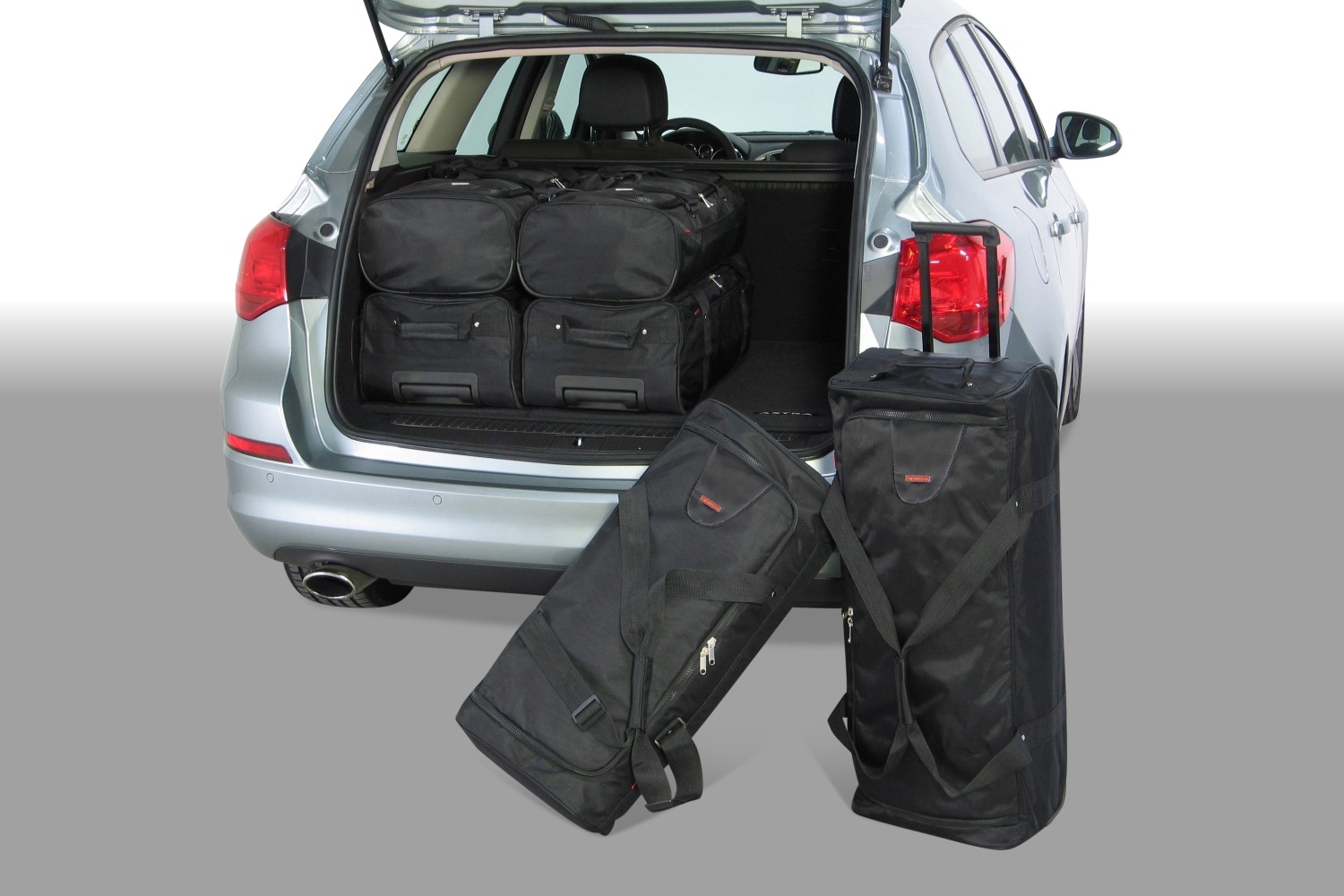 o10201s opel astra sports tourer 10 car bags 1